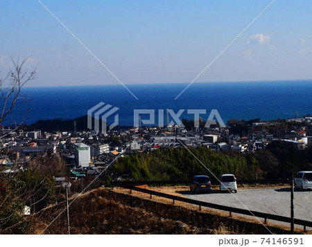 立春の日立の海と市街地 74146591
