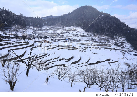 広島県 安芸太田町 井仁の棚田 雪景色 広島県 安芸太田町 井仁の棚田 雪景色 74148371