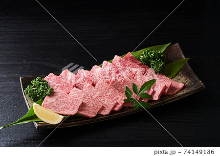 国産和牛カルビ焼肉用 赤身と霜降り 国産和牛カルビ焼肉用 赤身と霜降り 74149186