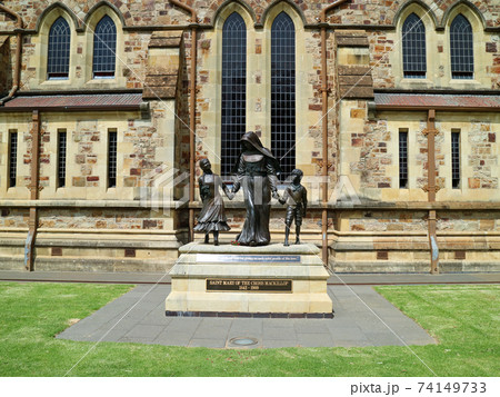 フランシスコ・ザビエル大聖堂の聖マリア像 74149733