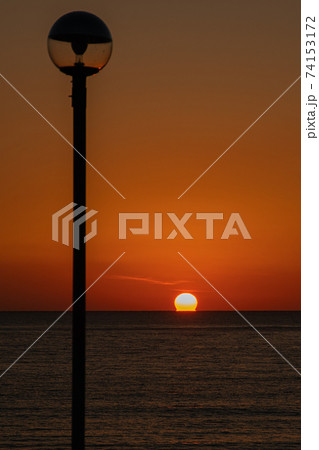 ダルマ夕日 海水浴場 ダルマ夕日 海水浴場 74153172