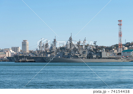 海上自衛隊横須賀基地の満艦飾 海上自衛隊横須賀基地の満艦飾 74154438