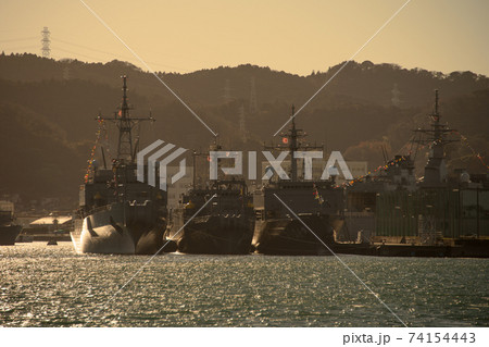海上自衛隊海洋観測艦の満艦飾 74154443