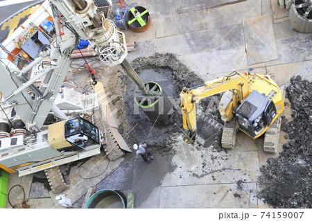 建築現場　基礎工事　　 74159007