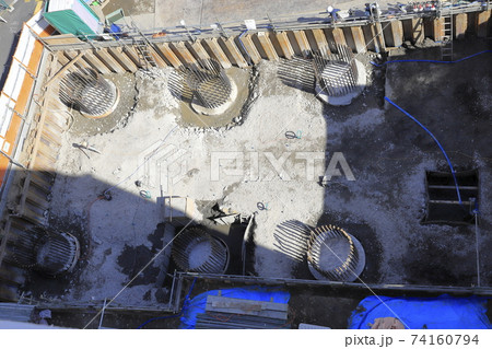 建築現場　基礎工事 　杭頭処理（くいとうしょり）　 74160794