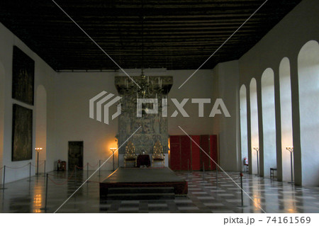 クロンボー城 デンマーク コペンハーゲン郊外に建つ 世界文化遺産の名城 その内部の玉座 クロンボー城 デンマーク コペンハーゲン郊外に建つ 世界文化遺産の名城 その内部の玉座 74161569