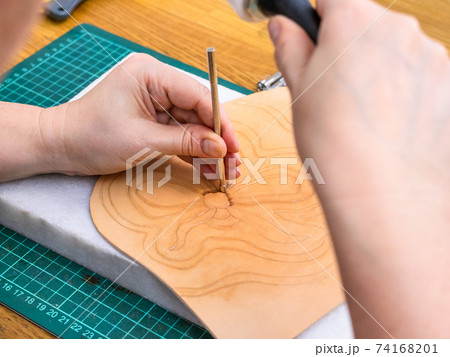 craftsman stamps the picture of flower on leather craftsman stamps the picture of flower on leather 74168201