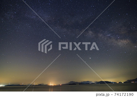 瀬戸内の春の星空 しまなみに流れる天の川 瀬戸内の春の星空 しまなみに流れる天の川 74172190