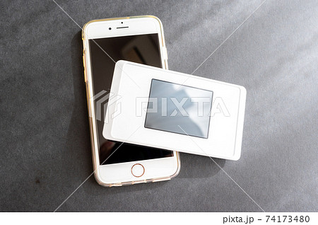 テレワーク・ネット環境とスマホの状況 74173480