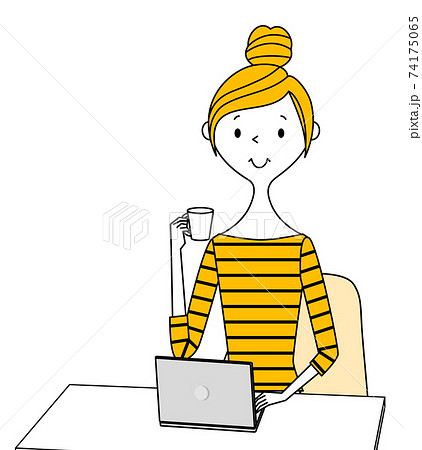 若い女性　ママ　ノートPC 74175065