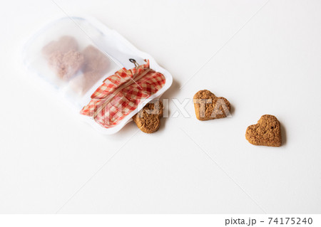 ハートのジンジャークッキー 74175240