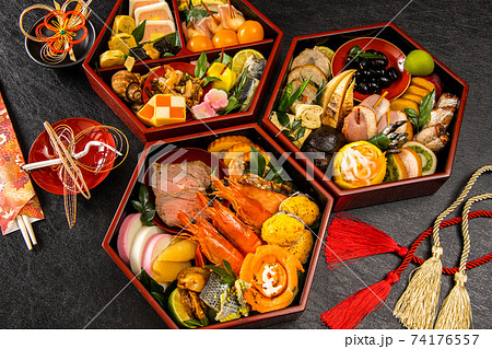 典型的な日本料理 Japanese food New Year dishes (OSECHI) 典型的な日本料理 Japanese food New Year dishes (OSECHI) 74176557