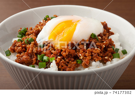 そぼろ丼 74177302
