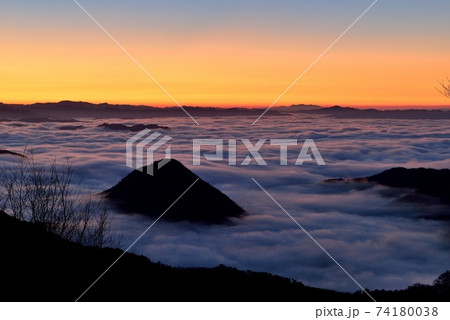 大江山からの福知山盆地の雲海 74180038