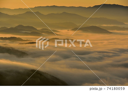 来日岳からの豊岡盆地の雲海 来日岳からの豊岡盆地の雲海 74180059