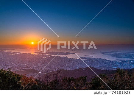 《兵庫県》日本三大夜景・掬星台のご来光 74181923