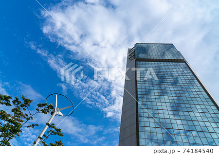 福島県郡山市のシンボル ビッグアイ 青空反射の写真素材