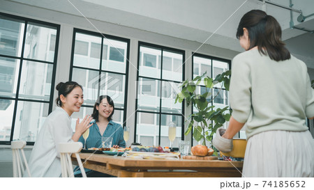 ホームパーティー 74185652