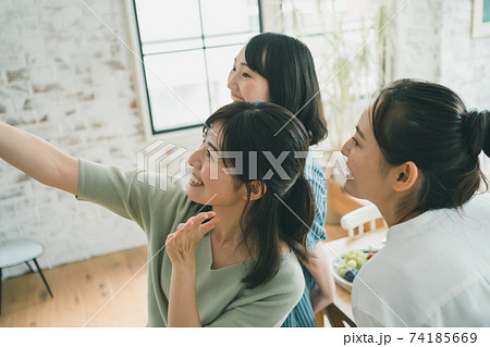 ホームパーティー 74185669