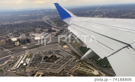 ユナイテッド航空からのアメリカ・ワシントンの国防総省ペンタゴン 74188806