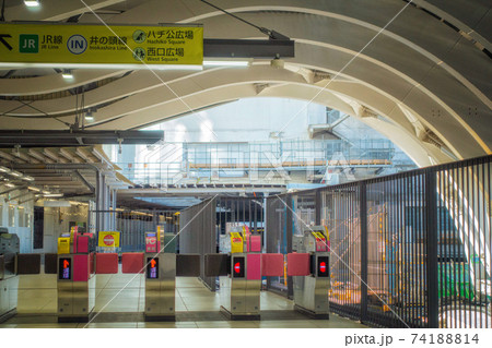 東京メトロ銀座線渋谷駅の改札 74188814