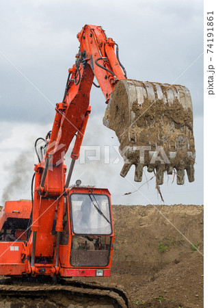 protective dam 74191861