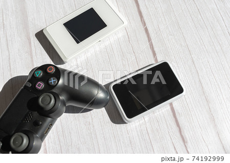 モバイル通信でのオンラインゲーム 74192999