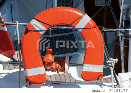 Life Belt and Emergency Light for Localization on a Yacht Life Belt and Emergency Light for Localization on a Yacht 74193177