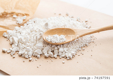 スプーンですくった白玉粉 スプーンですくった白玉粉 74197591