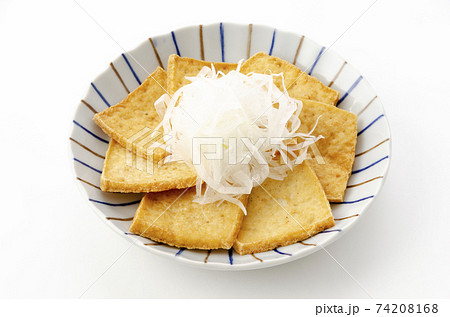 スライス豆腐の揚げ物さらし玉ねぎ添え スライス豆腐の揚げ物さらし玉ねぎ添え 74208168