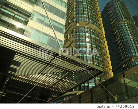 シドニーの中心街の高層ビル群 シドニーの中心街の高層ビル群 74209618