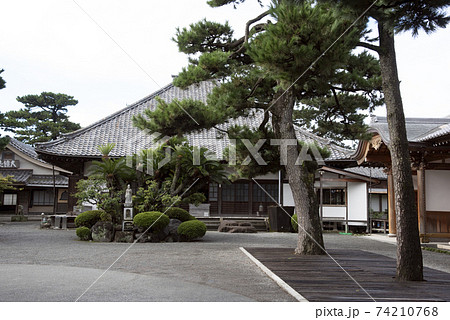 沼津市原の松蔭寺本堂 沼津市原の松蔭寺本堂 74210768