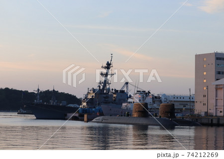 横須賀港護衛艦 74212269