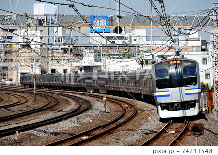 横須賀線を行くE217系電車15両 74213548