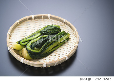 浅漬け野沢菜のざる盛り 74214287