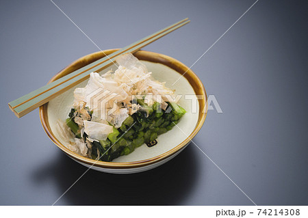 おいしい野沢菜浅漬けのおかかのせ 一品料理 おいしい野沢菜浅漬けのおかかのせ 一品料理 74214308