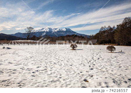 開田高原から見る 冬の御嶽山 開田高原から見る 冬の御嶽山 74216557