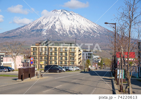 ニセコヒラフエリアの街並み / 北海道 74220613