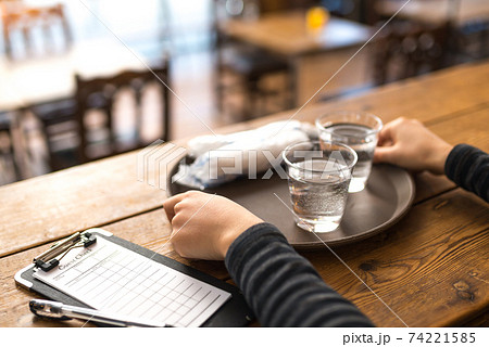 飲食店のバイト 飲食店のバイト 74221585