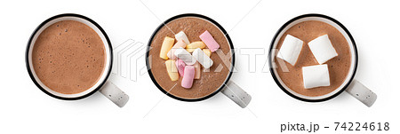 Cup of hot chocolate with marshmallow 74224618