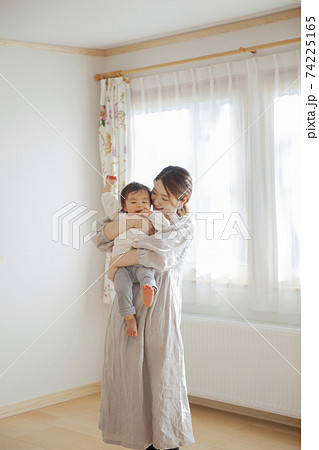 イヤイヤ期の赤ちゃん イヤイヤ期の赤ちゃん 74225165