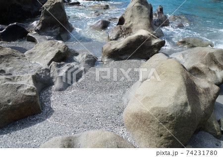 新島　間々下海岸 74231780