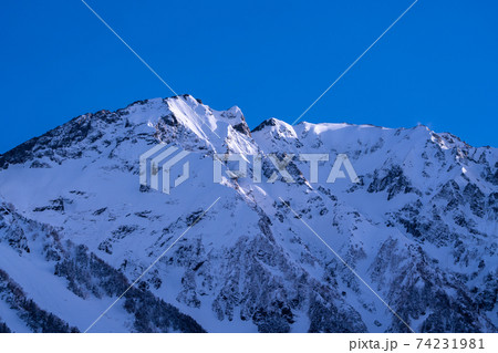 上高地 長野県 松本市 穂高岳 景勝地 山 川 高原 梓川 日本アルプス 山岳 中部山岳国立公園 春 上高地 長野県 松本市 穂高岳 景勝地 山 川 高原 梓川 日本アルプス 山岳 中部山岳国立公園 春 74231981