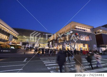 日本の横浜都市景観 たまプラーザ駅などを望む 74234461