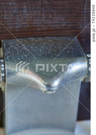 お風呂のシャワー周りと手すりの水アカ お風呂のシャワー周りと手すりの水アカ 74239940