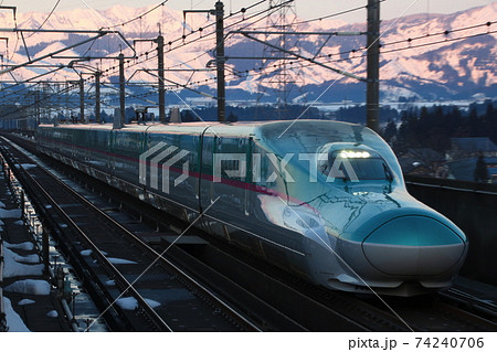 East-i代走で上越新幹線を行くE5系新幹線 74240706