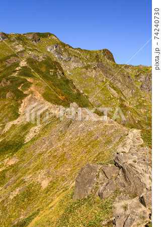 秋の谷川岳西黒尾根と双耳峰 秋の谷川岳西黒尾根と双耳峰 74240730