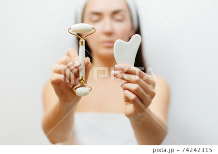 Natural Jade Face Lifting Gouache Scraper Massager Natural Jade Face Lifting Gouache Scraper Massager 74242315