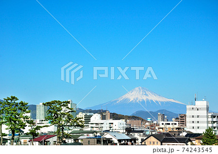 富士山と静岡市の風景 富士山と静岡市の風景 74243545