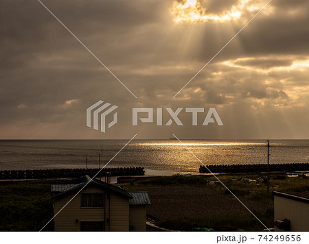 夕暮れの道北の海 夕暮れの道北の海 74249656
